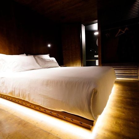 Zero Box Lodge Coimbra Exterior photo